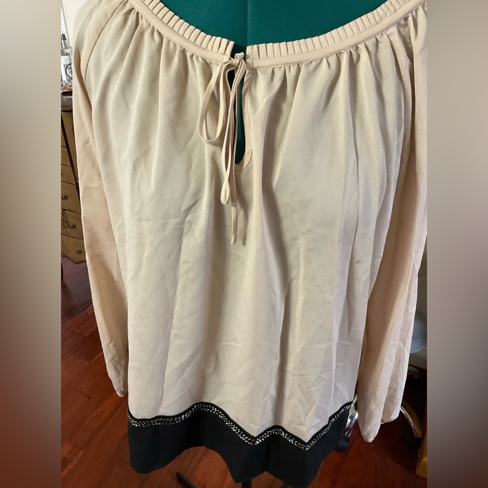 NYC XL bite n black blouse
